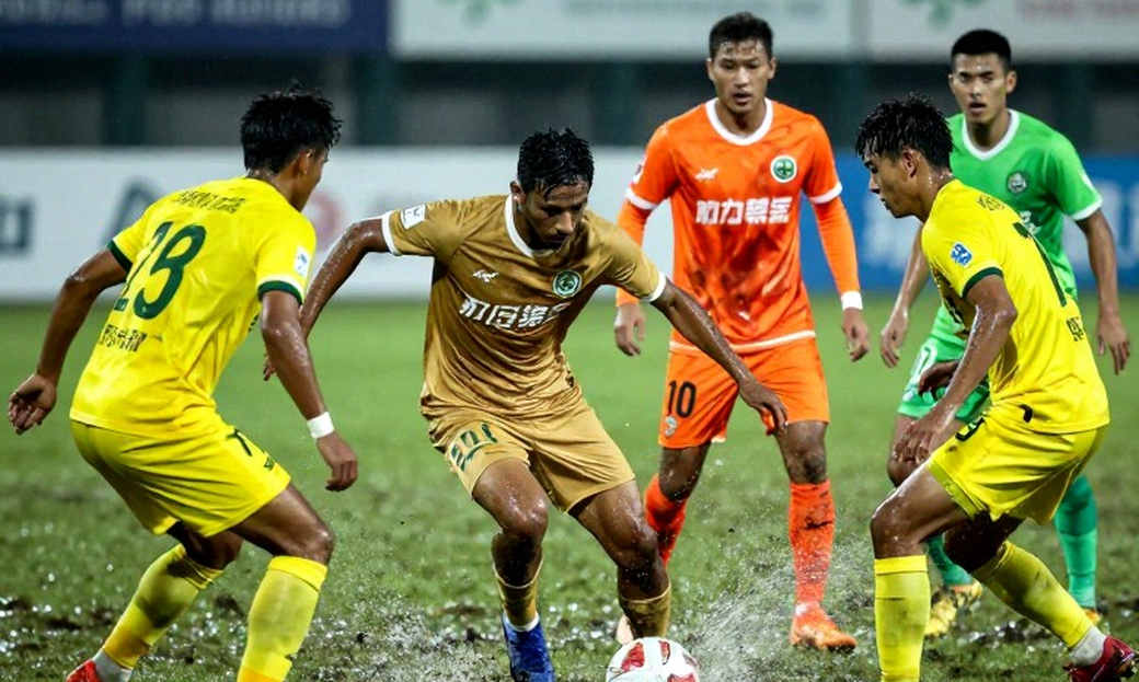 Thẻ đỏ phút 68 của Văn Hậu: hồ sơ kỷ luật, chấn thương của Ngọc Tân và bài toán lực lượng ở V.League 1 Thẻ đỏ phút 68 của Văn Hậu: hồ sơ kỷ luật, chấn thương của Ngọc Tân và bài toán lực lượng ở V.League 1