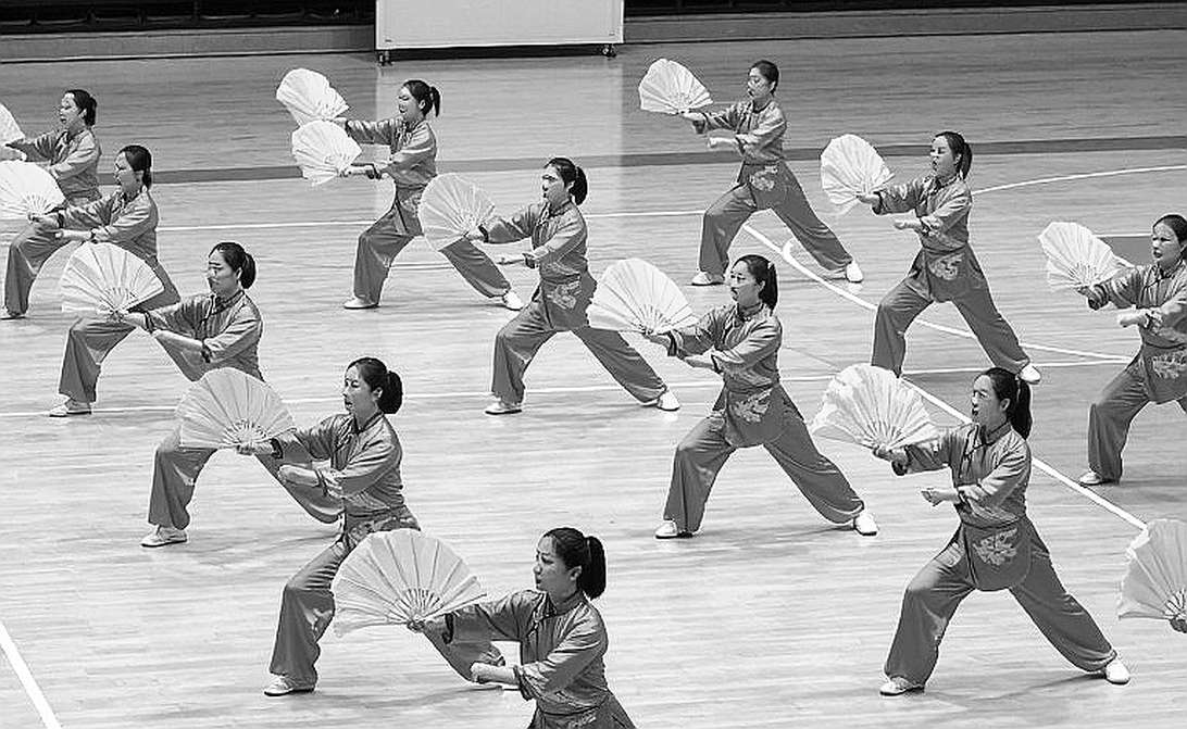 Ba Lan hạ Pháp sau bốn set để giữ ngôi vương bóng chuyền nam châu Âu: chiến thắng của hiệu suất, không phải của một ngôi sao