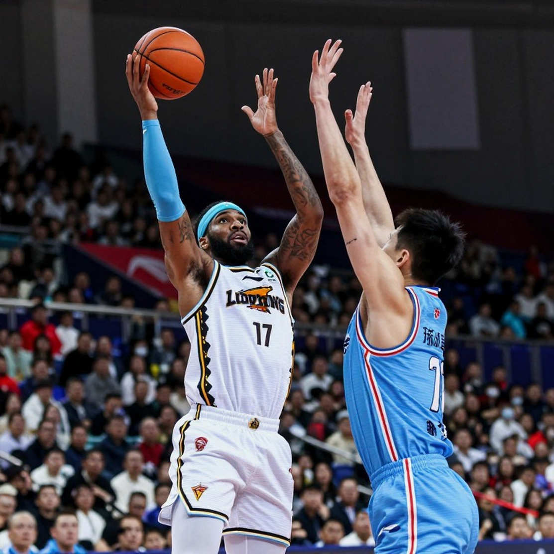 Cuộc tranh luận về minh bạch lương: Khi Braxton Key và Evan Fournier thách thức văn hóa im lặng của EuroLeague