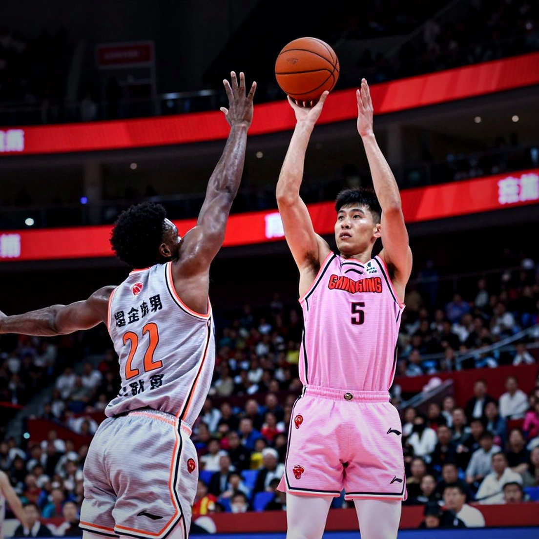 JRU Heavy Bombers hạ San Sebastian 102-78: Chuỗi bốn trận thắng và cái bẫy của nhịp độ