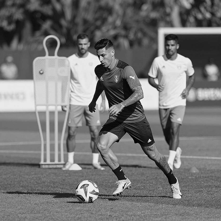 V.League sau mùa vàng: Kỳ chuyển nhượng và cái giá của niềm tin
