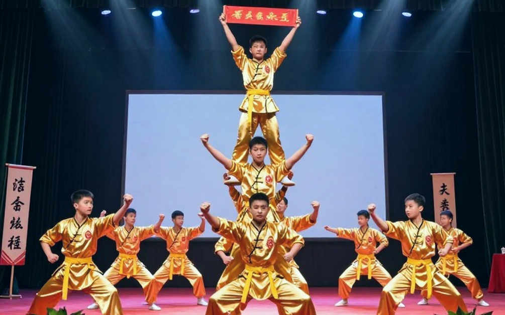 Khi Dữ Liệu Biết Phản Kháng: Giải Mã Bóng Đá Việt Nam Qua Lăng Kính Võ Thuật và Esports
